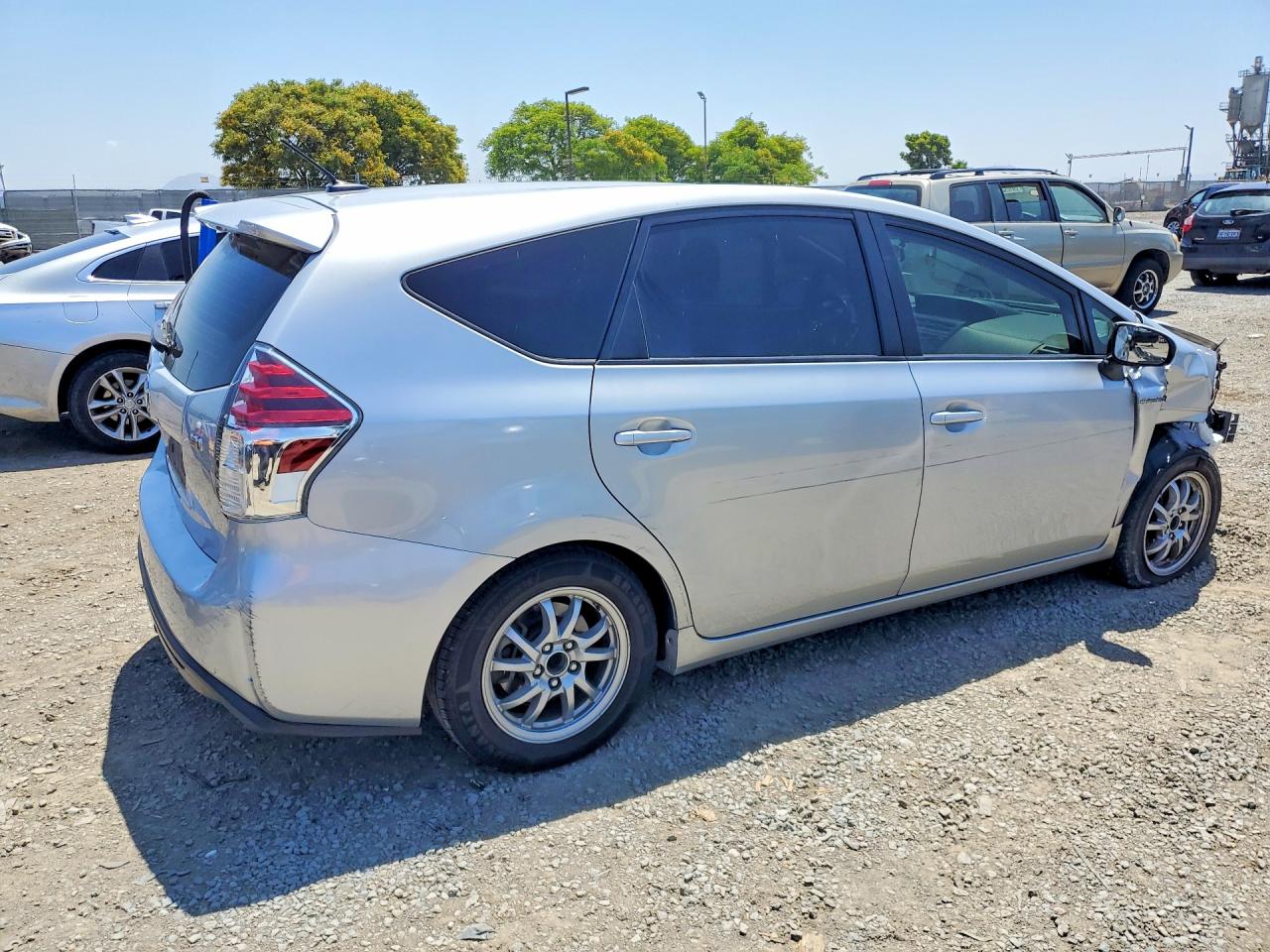2017 TOYOTA PRIUS V THREE — снимка 3