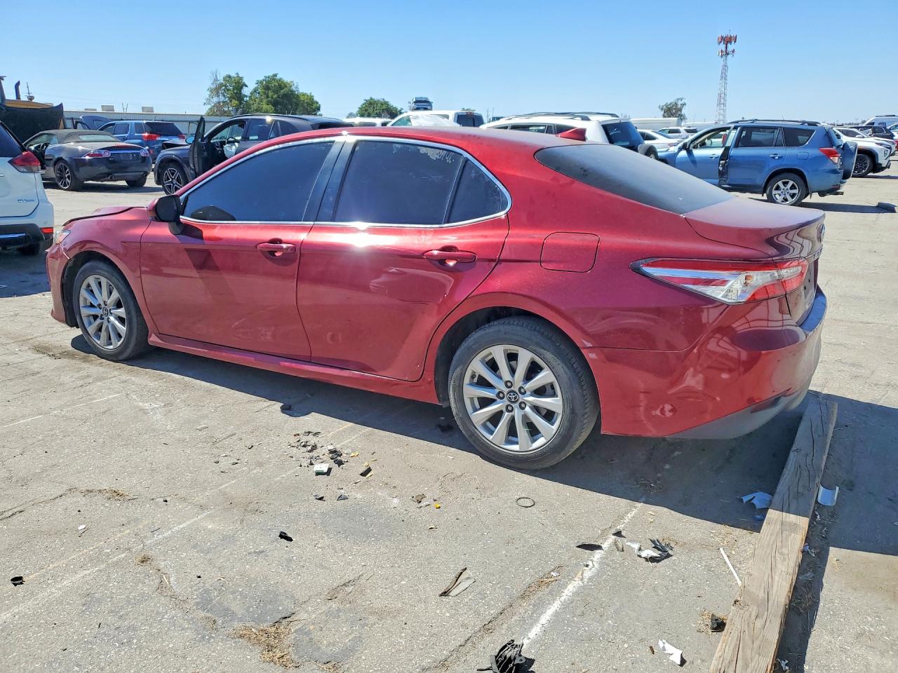 2019 TOYOTA CAMRY LE — снимка 2