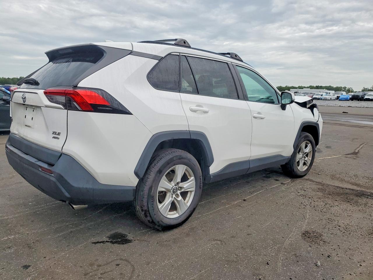 2021 TOYOTA RAV4 XLE — снимка 3
