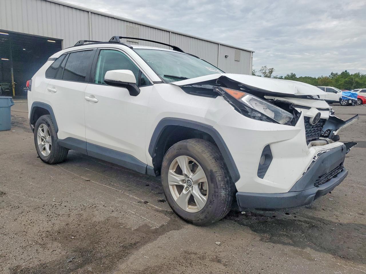 2021 TOYOTA RAV4 XLE — снимка 4