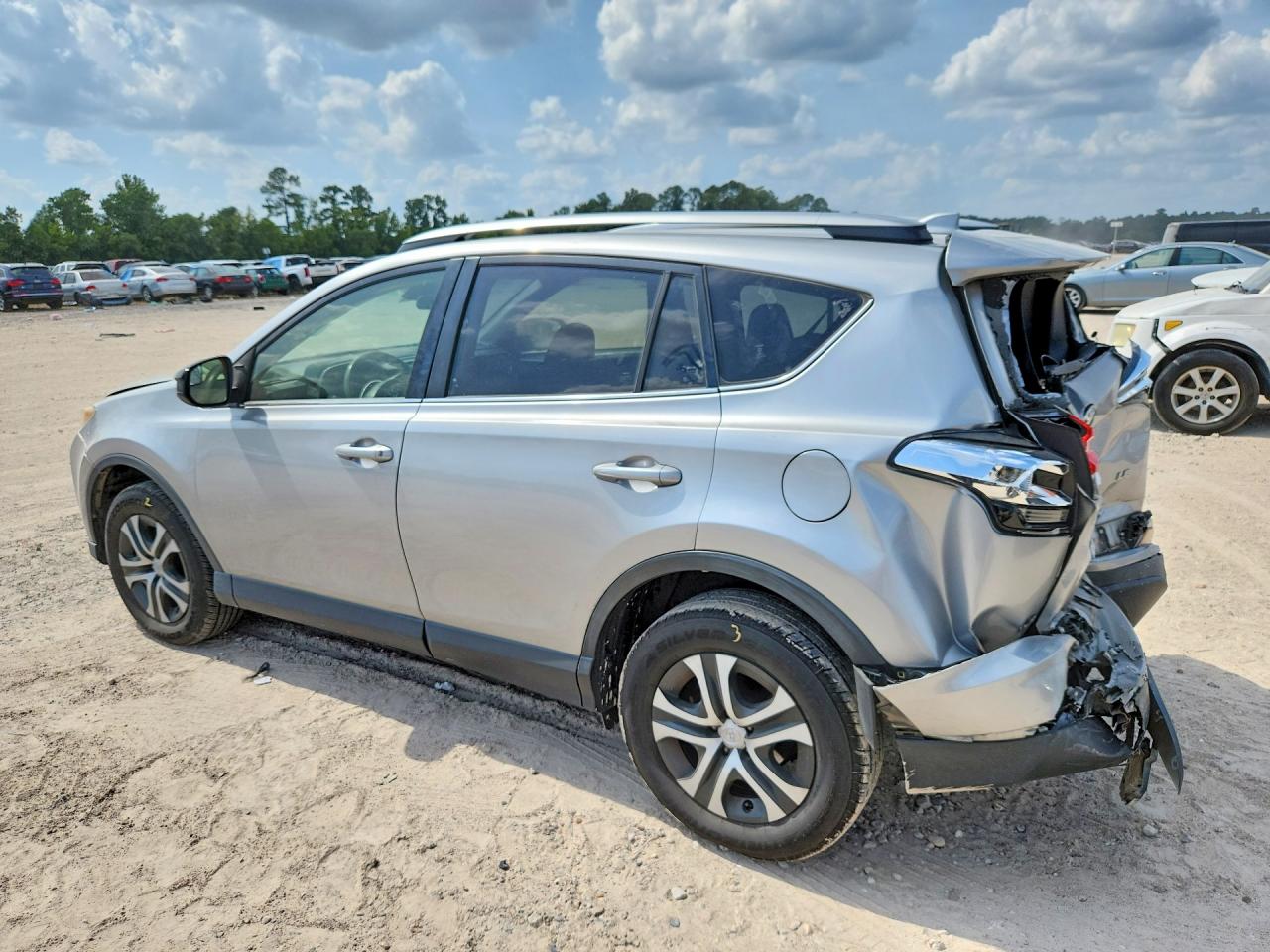 2018 TOYOTA RAV4 LE — снимка 2