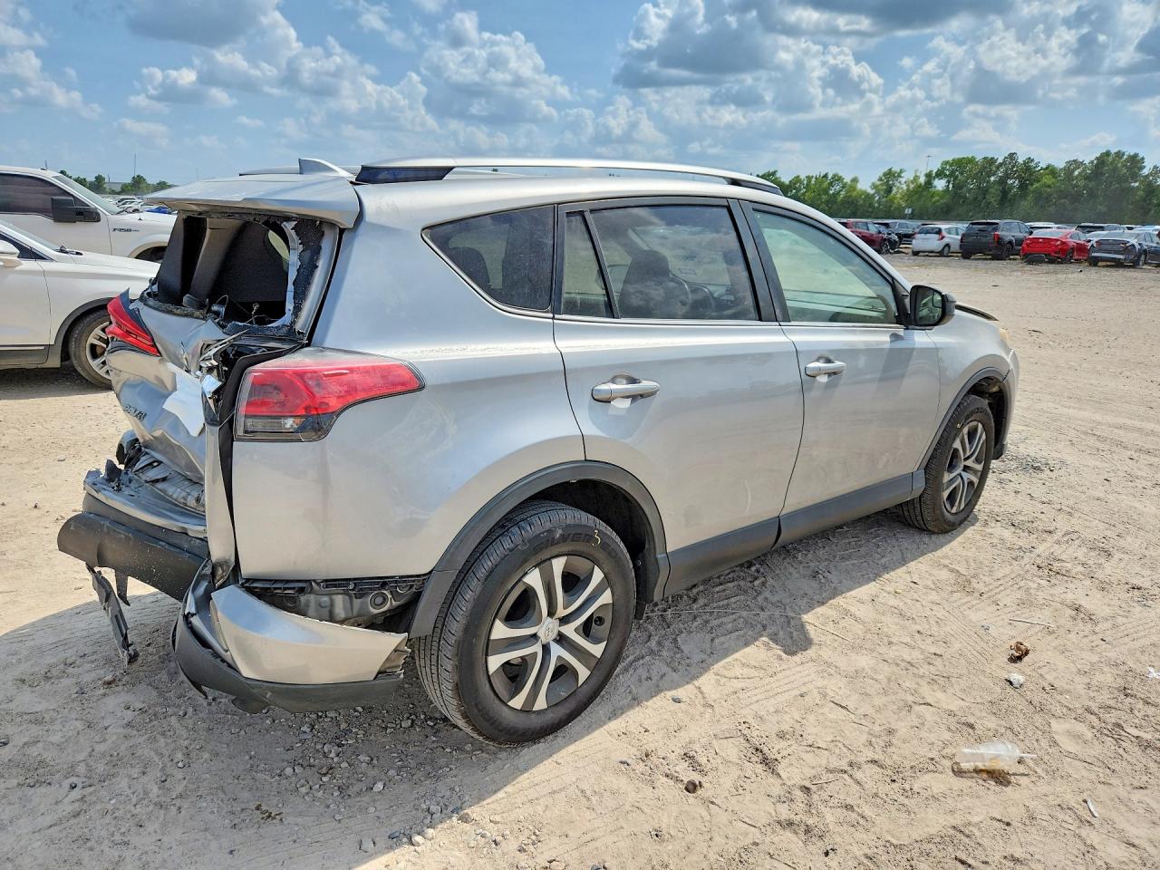2018 TOYOTA RAV4 LE — снимка 3