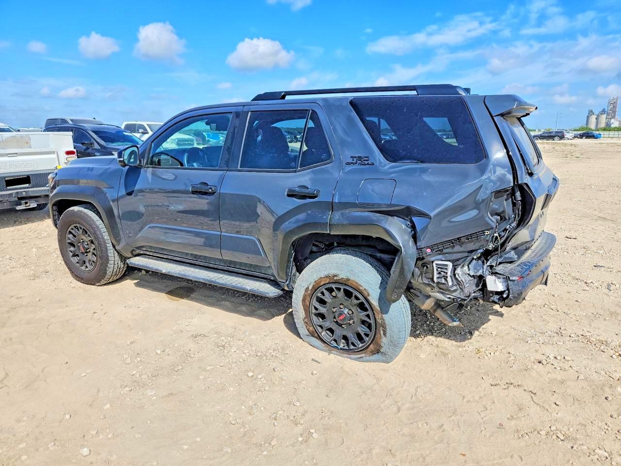 2025 TOYOTA 4RUNNER TRD OFF-ROAD PREMIUM — снимка 2
