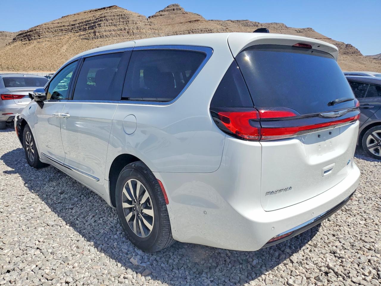 2023 CHRYSLER PACIFICA HYBRID PINNACLE — снимка 2
