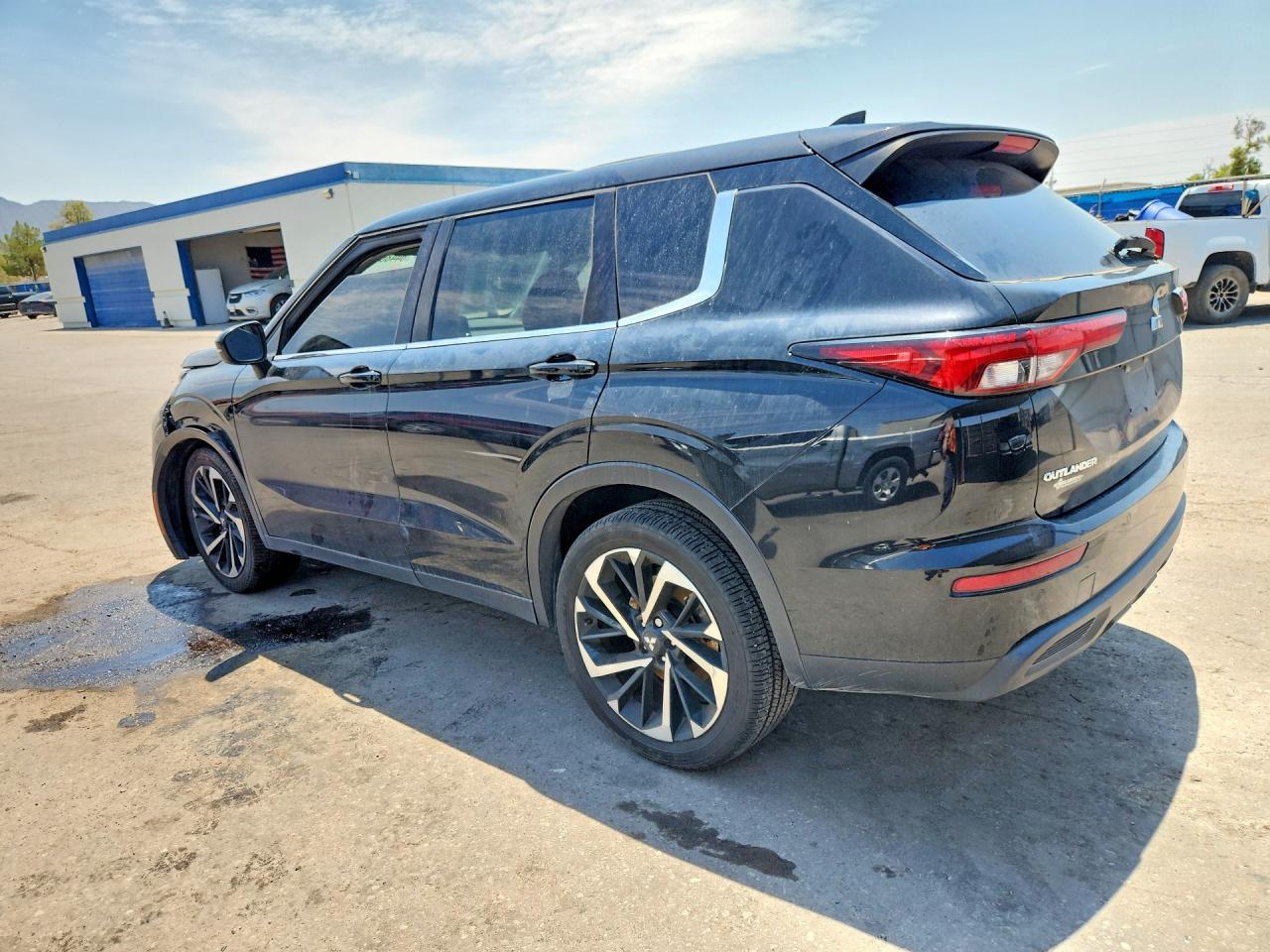 2022 MITSUBISHI OUTLANDER ES — снимка 2
