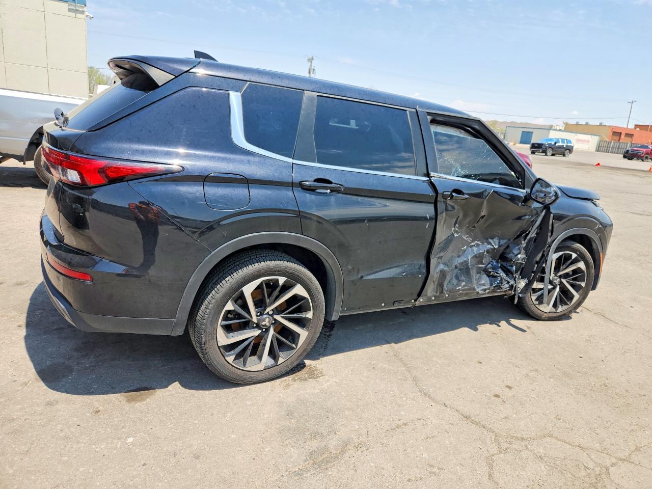 2022 MITSUBISHI OUTLANDER ES — снимка 3