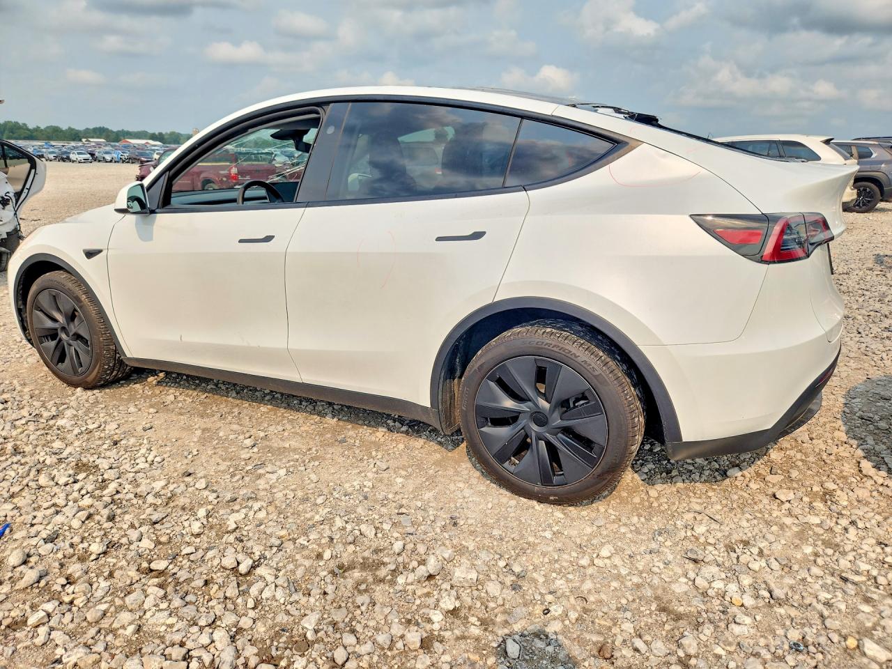 2025 TESLA MODEL Y — снимка 2