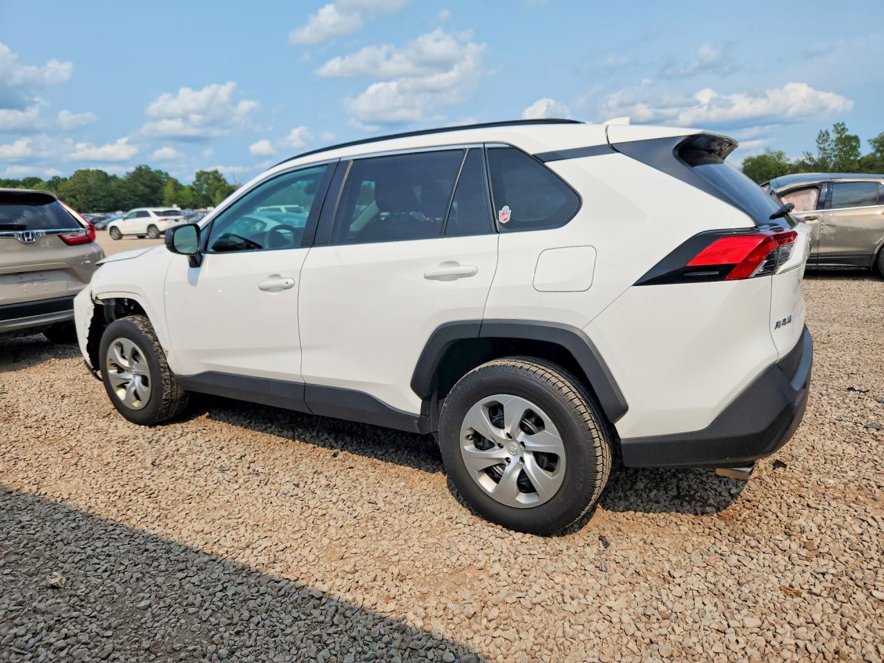 2020 TOYOTA RAV4 LE — снимка 2