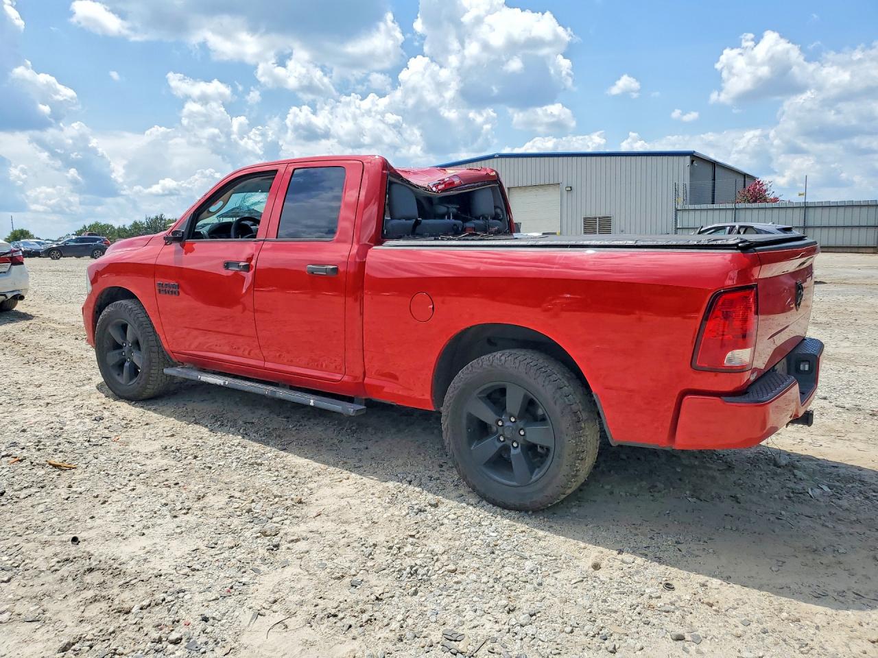 2018 RAM 1500 ST — снимка 2