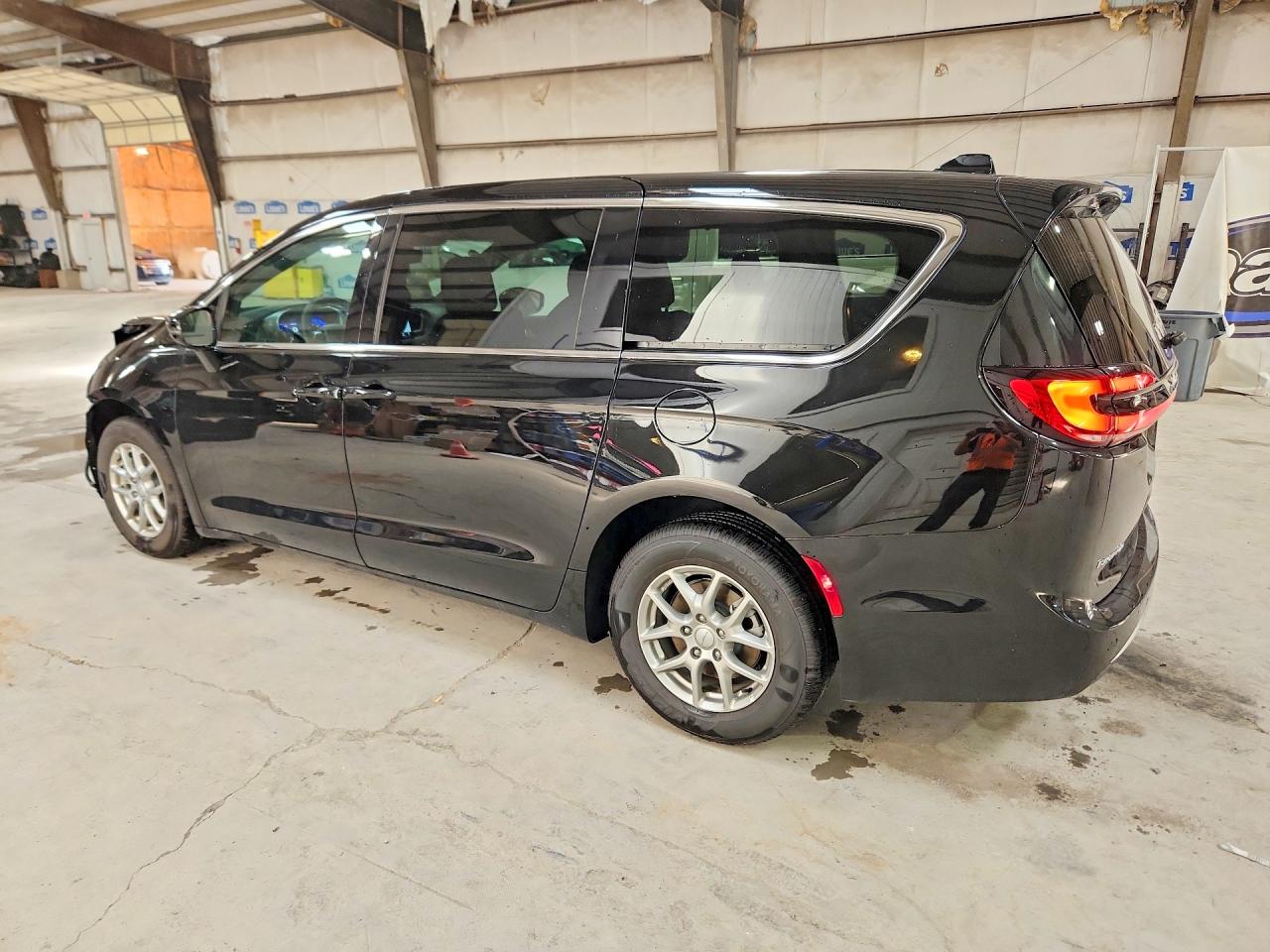 2027 CHRYSLER PACIFICA SELECT — снимка 2