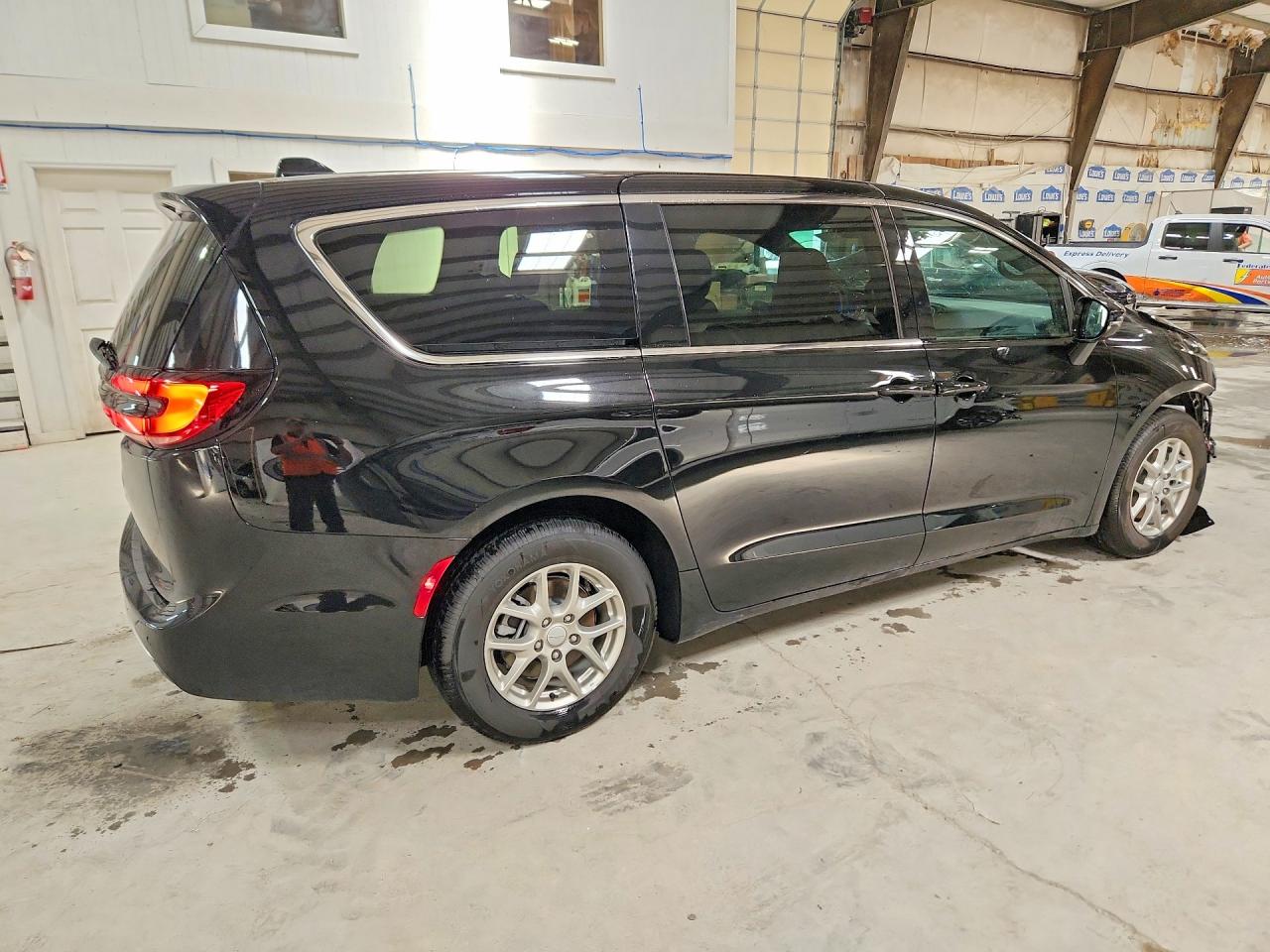 2027 CHRYSLER PACIFICA SELECT — снимка 3