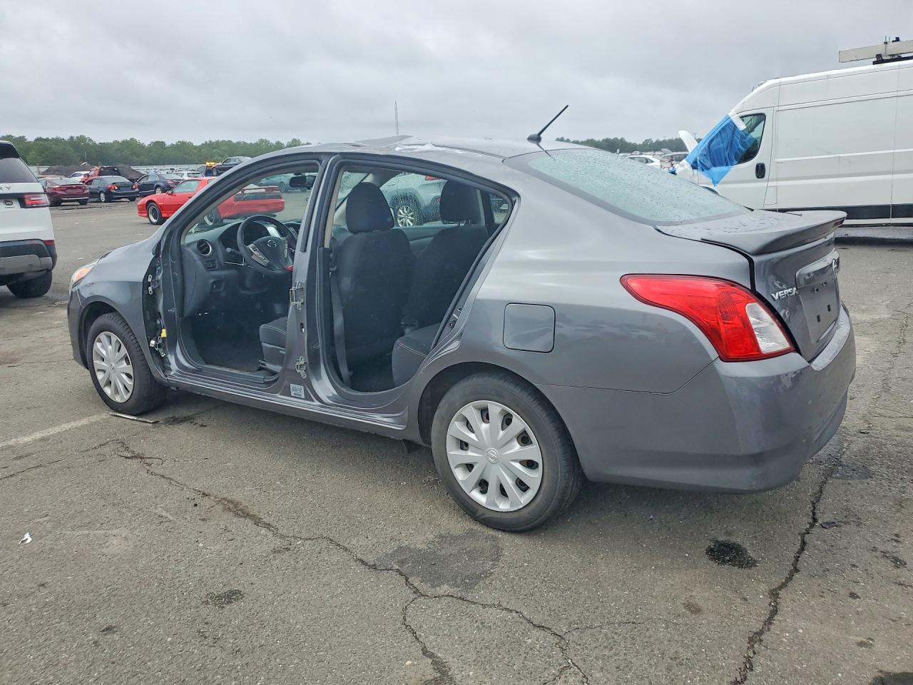2017 NISSAN VERSA 1.6 SV — снимка 2