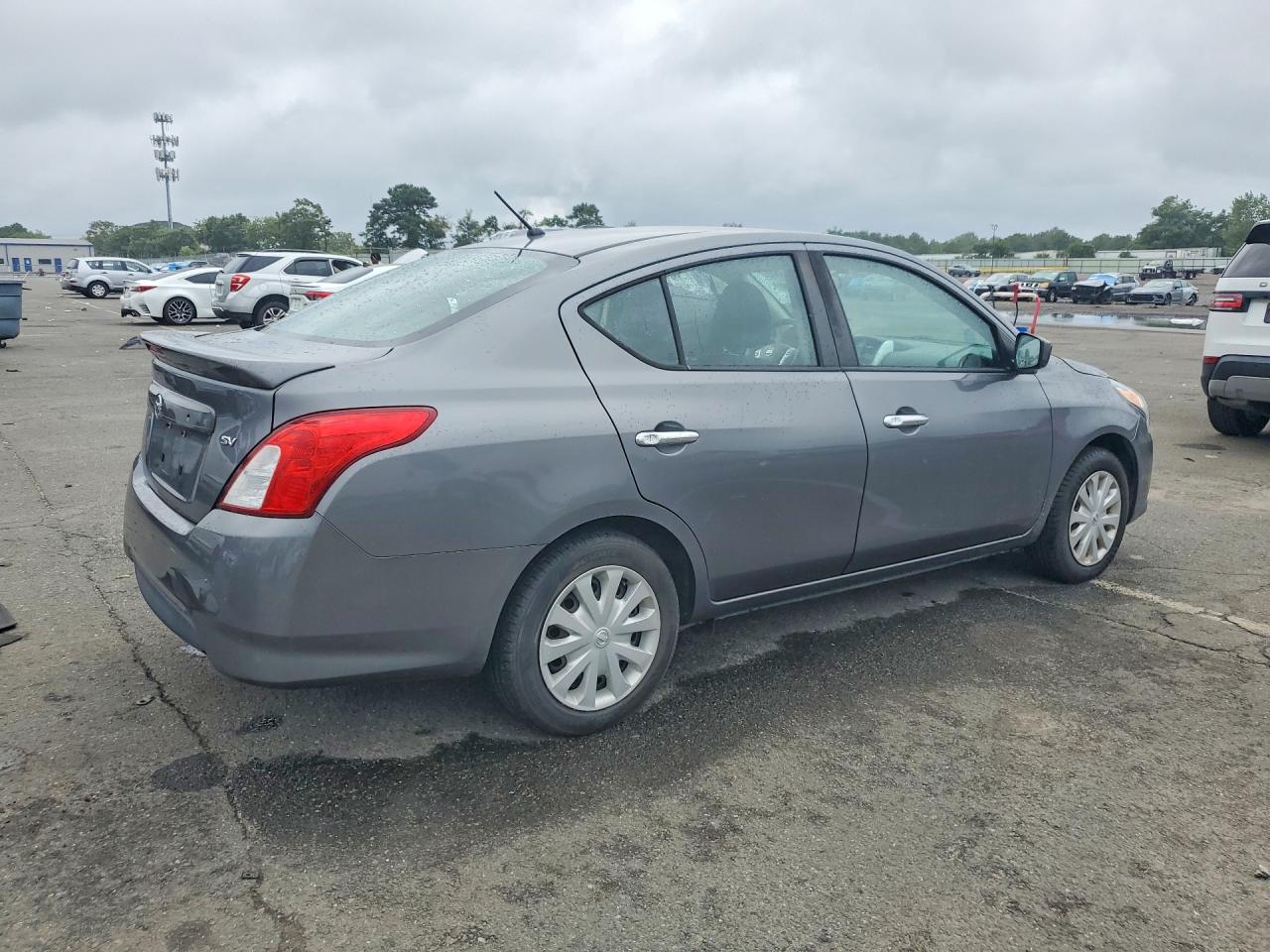 2017 NISSAN VERSA 1.6 SV — снимка 3