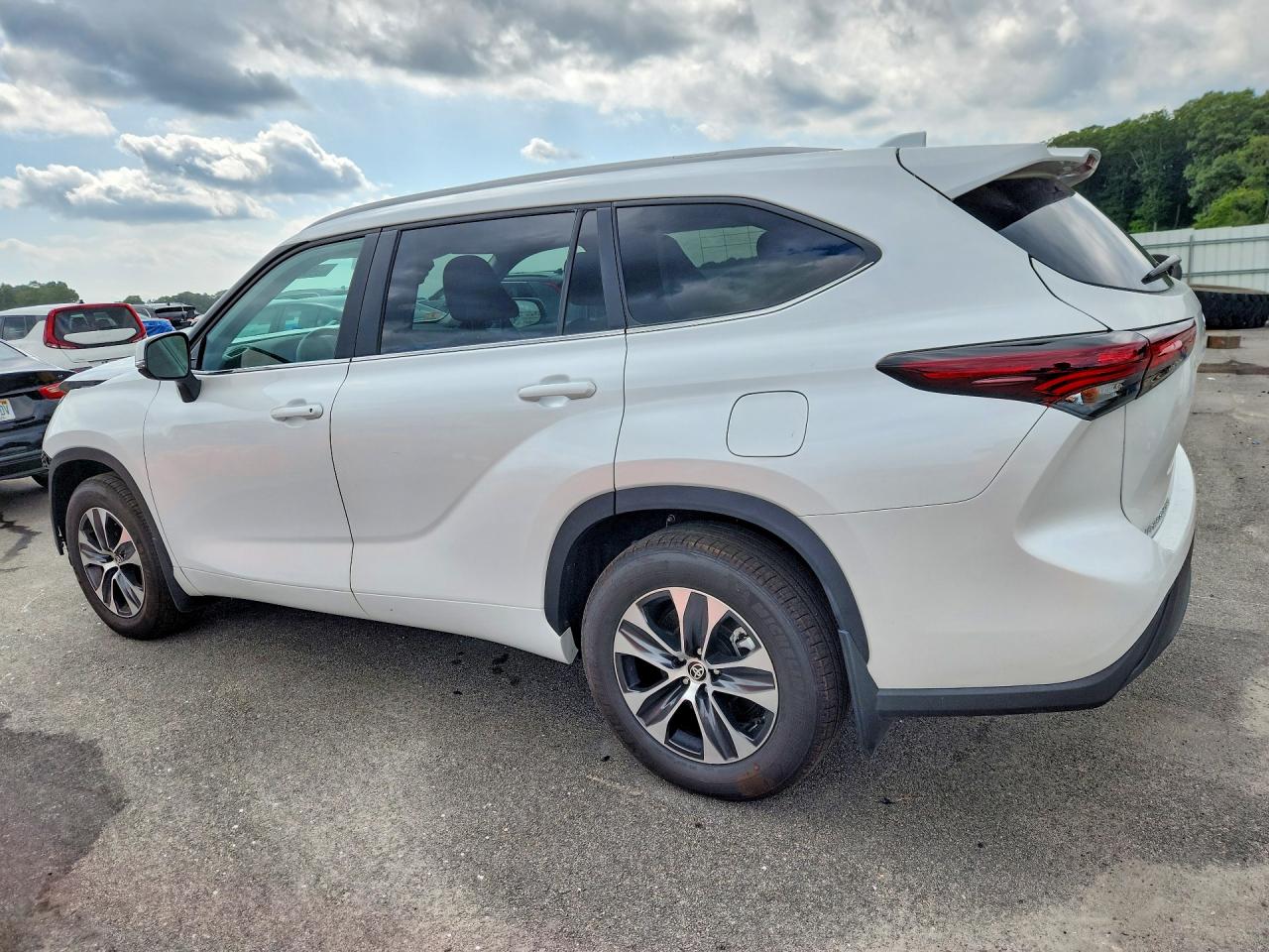 2026 TOYOTA HIGHLANDER XLE — снимка 2