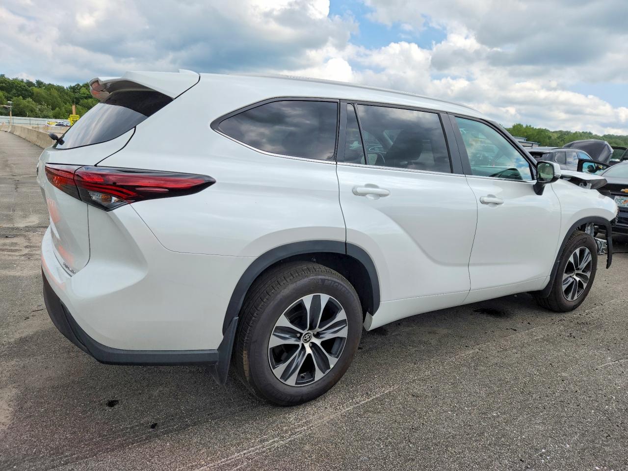 2026 TOYOTA HIGHLANDER XLE — снимка 3