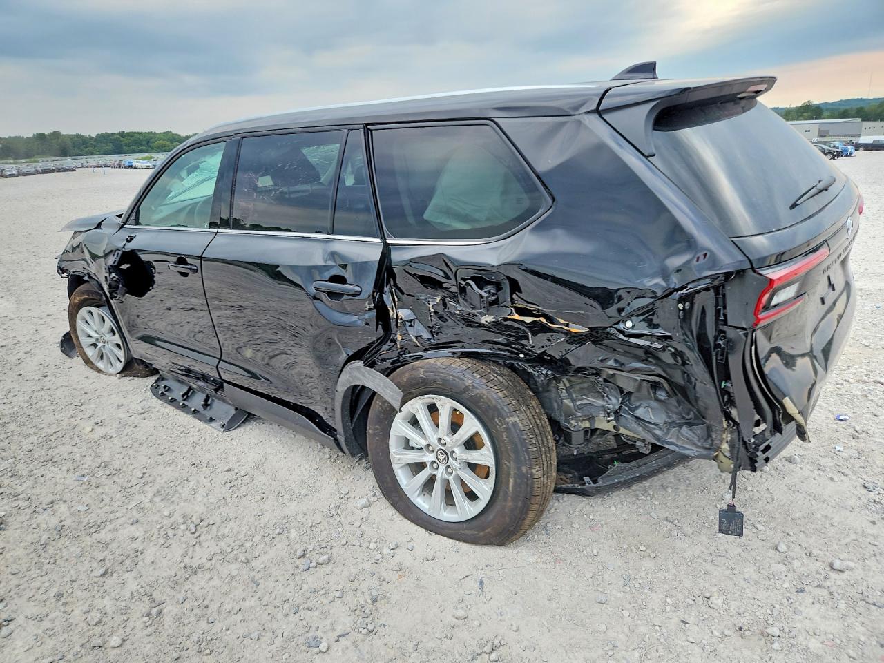 2026 TOYOTA GRAND HIGHLANDER XLE — снимка 2