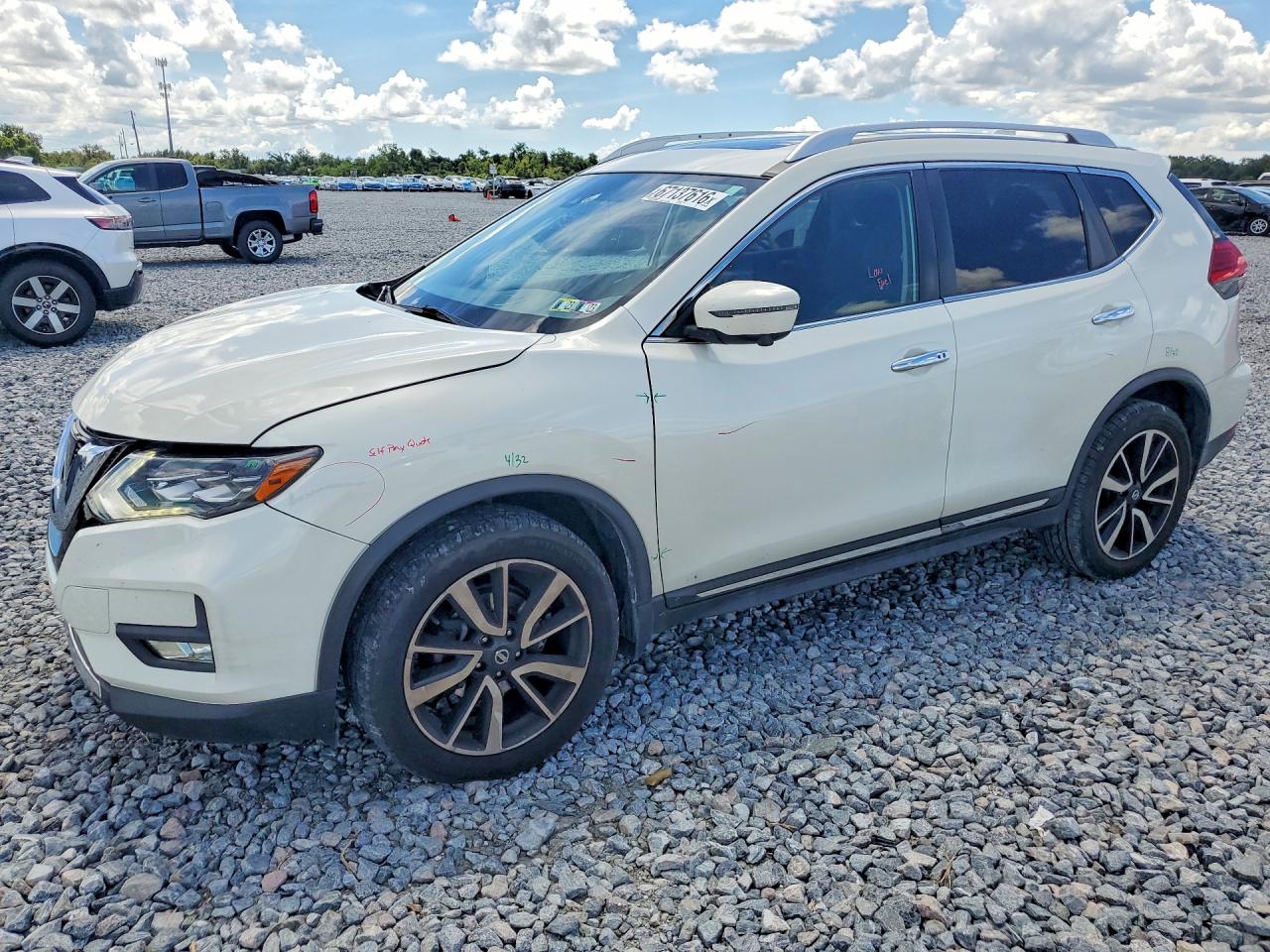 2017 NISSAN ROGUE SL