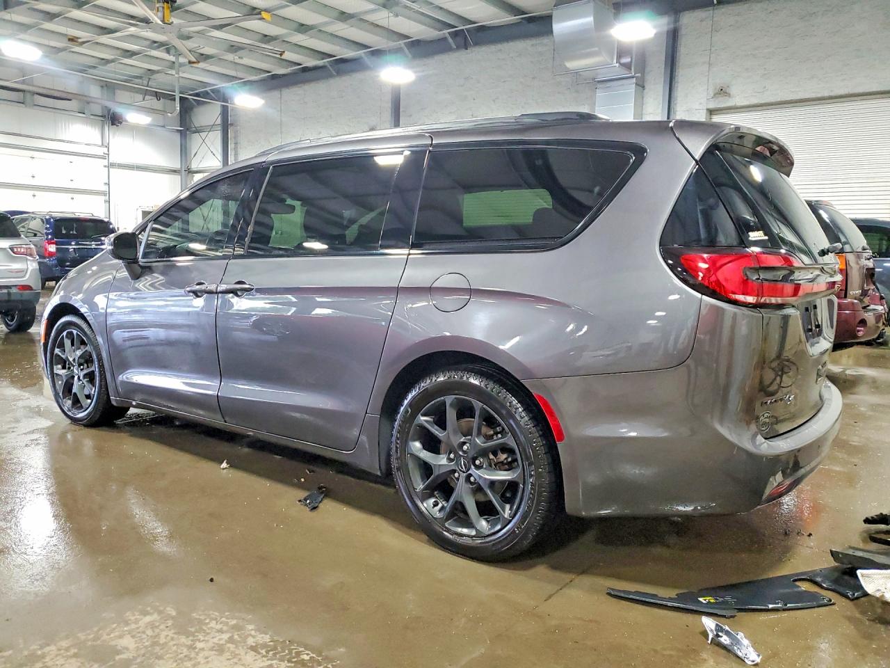 2021 CHRYSLER PACIFICA TOURING L — снимка 2