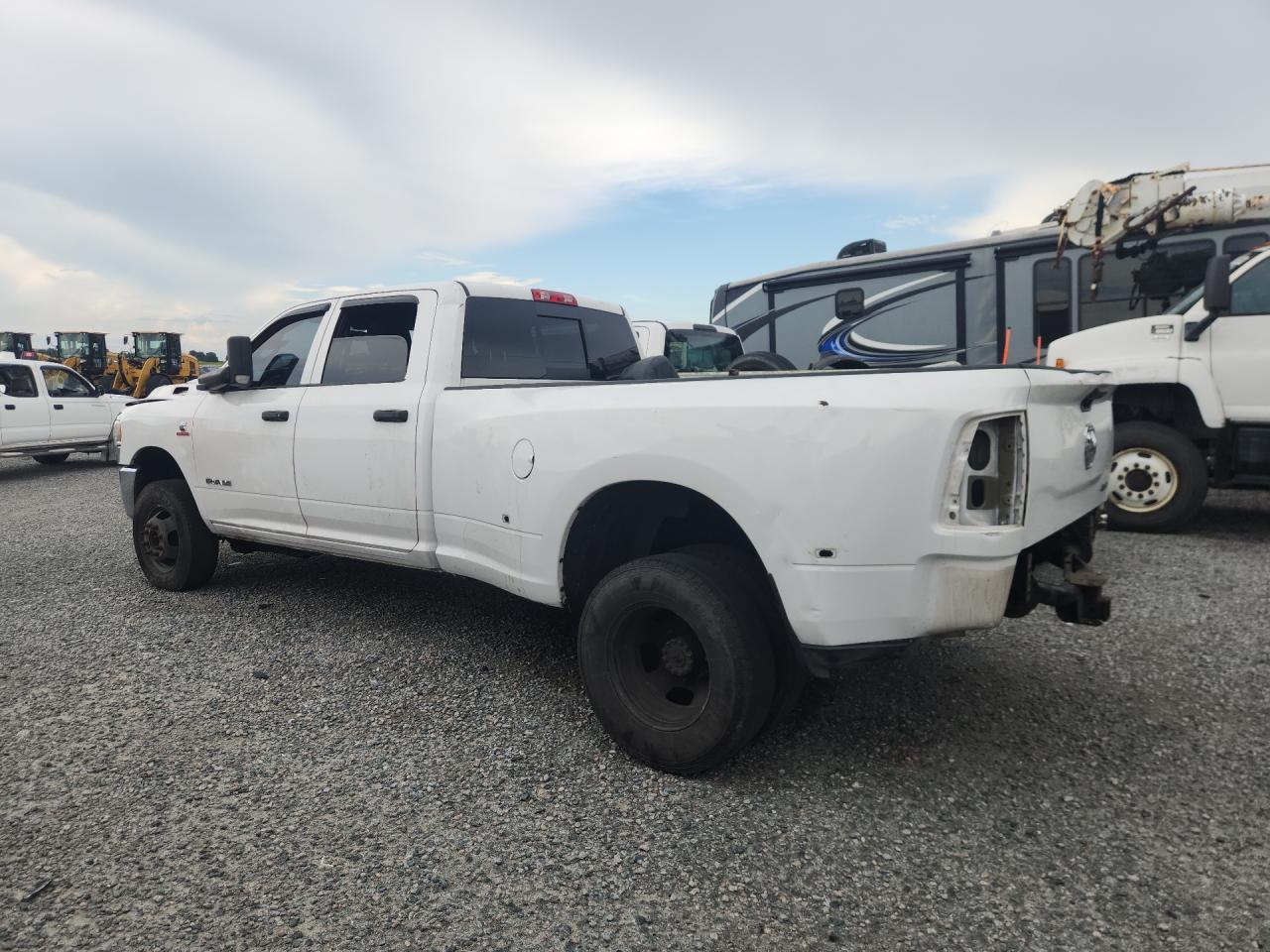 2021 RAM 3500 TRADESMAN — снимка 2