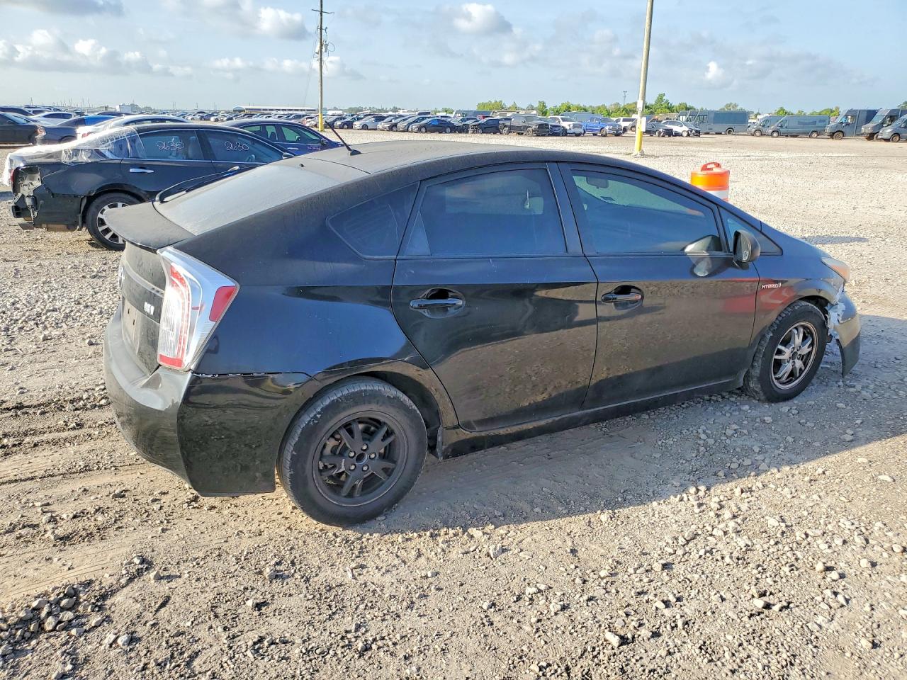 2015 TOYOTA PRIUS TWO — снимка 3
