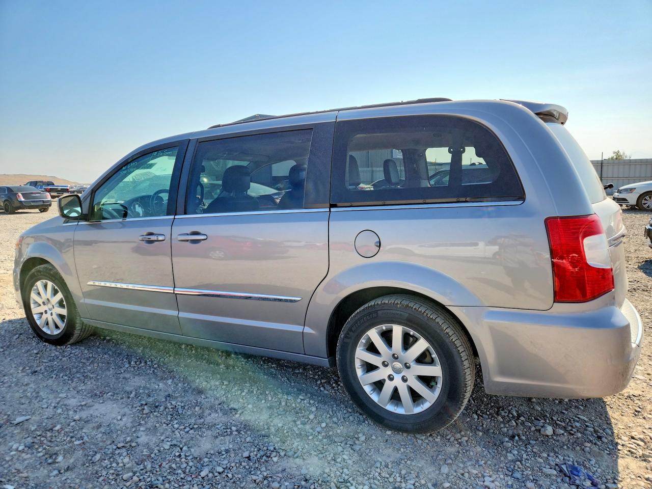 2016 CHRYSLER TOWN & COUNTRY TOURING — снимка 2