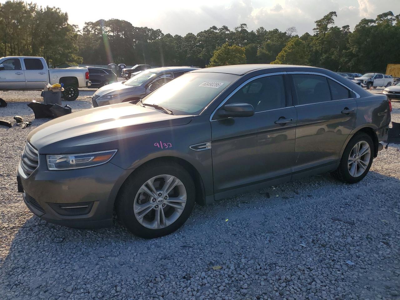 2019 FORD TAURUS SEL