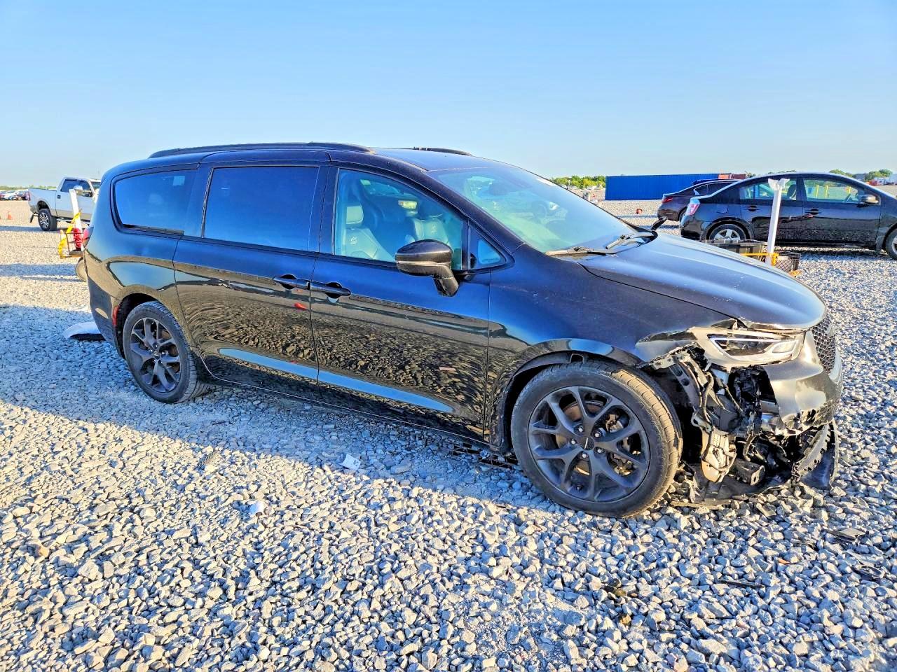 2022 CHRYSLER PACIFICA TOURING L — снимка 4
