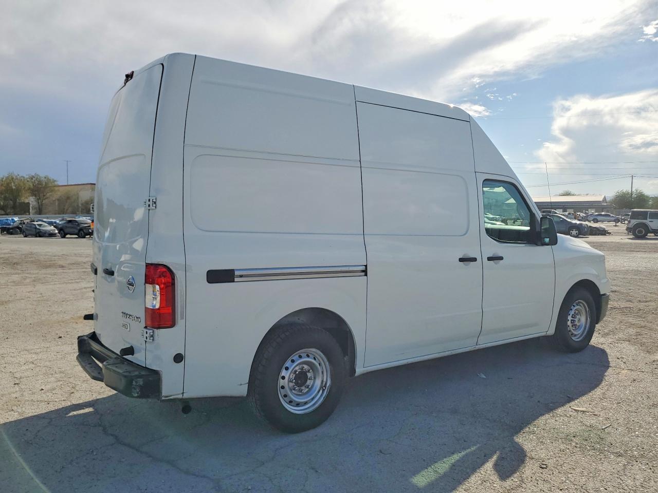 2015 NISSAN NV 2500 — снимка 3