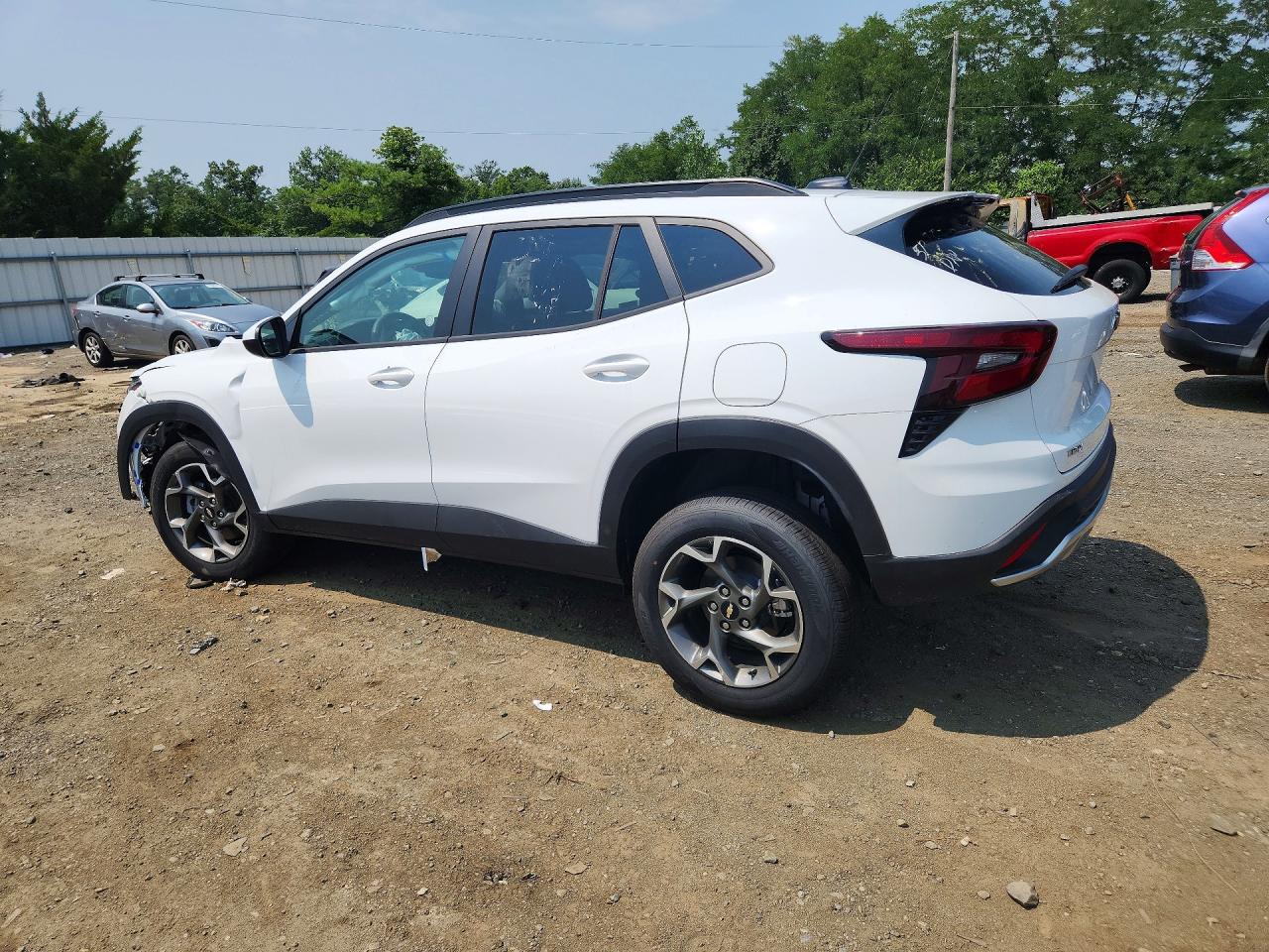 2026 CHEVROLET TRAX 1LT — снимка 2