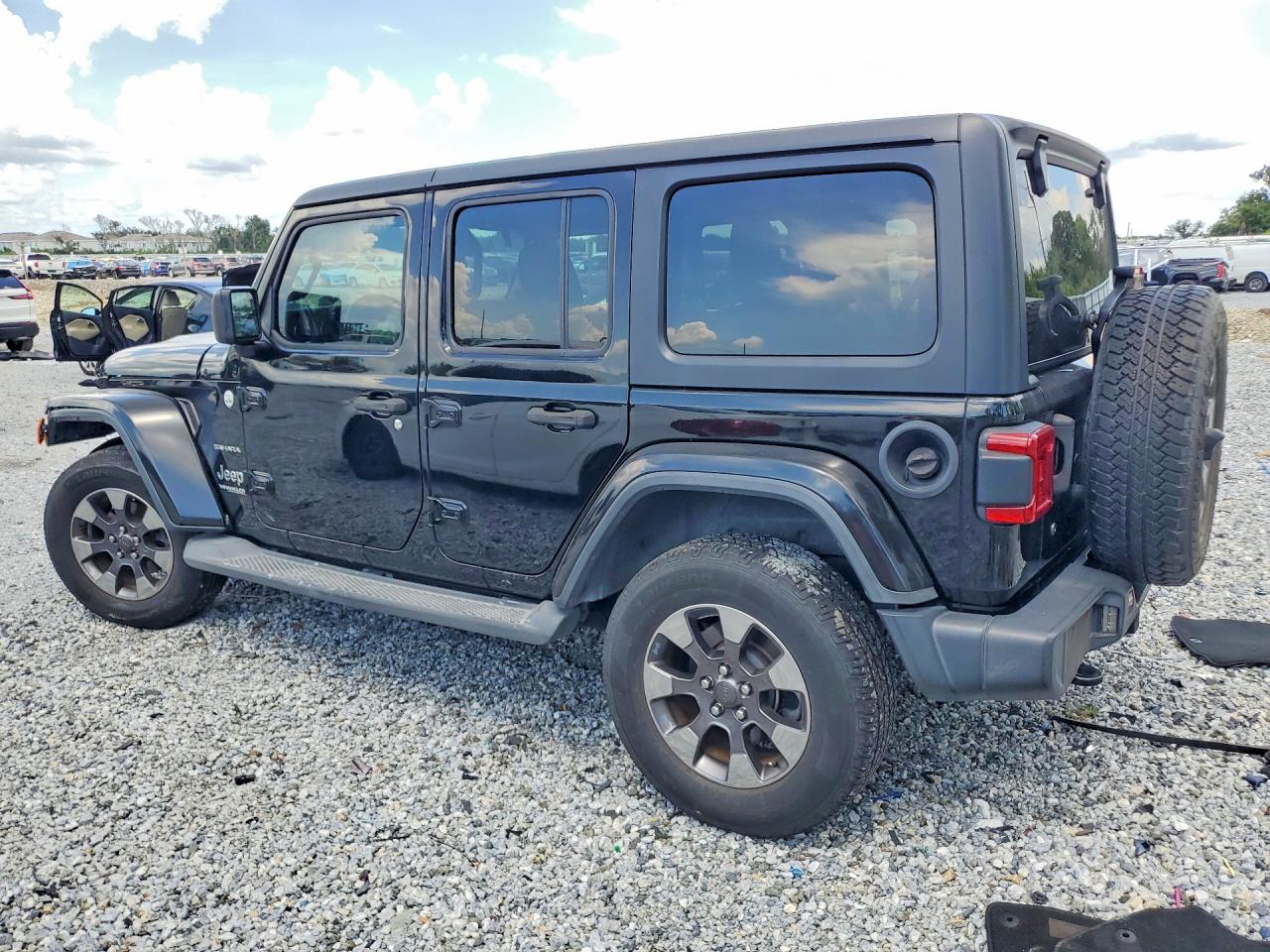 2018 JEEP WRANGLER UNLIMITED SAHARA — снимка 2