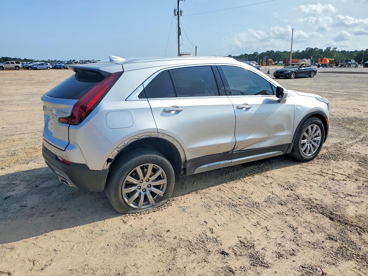 2022 CADILLAC XT4 — снимка 3