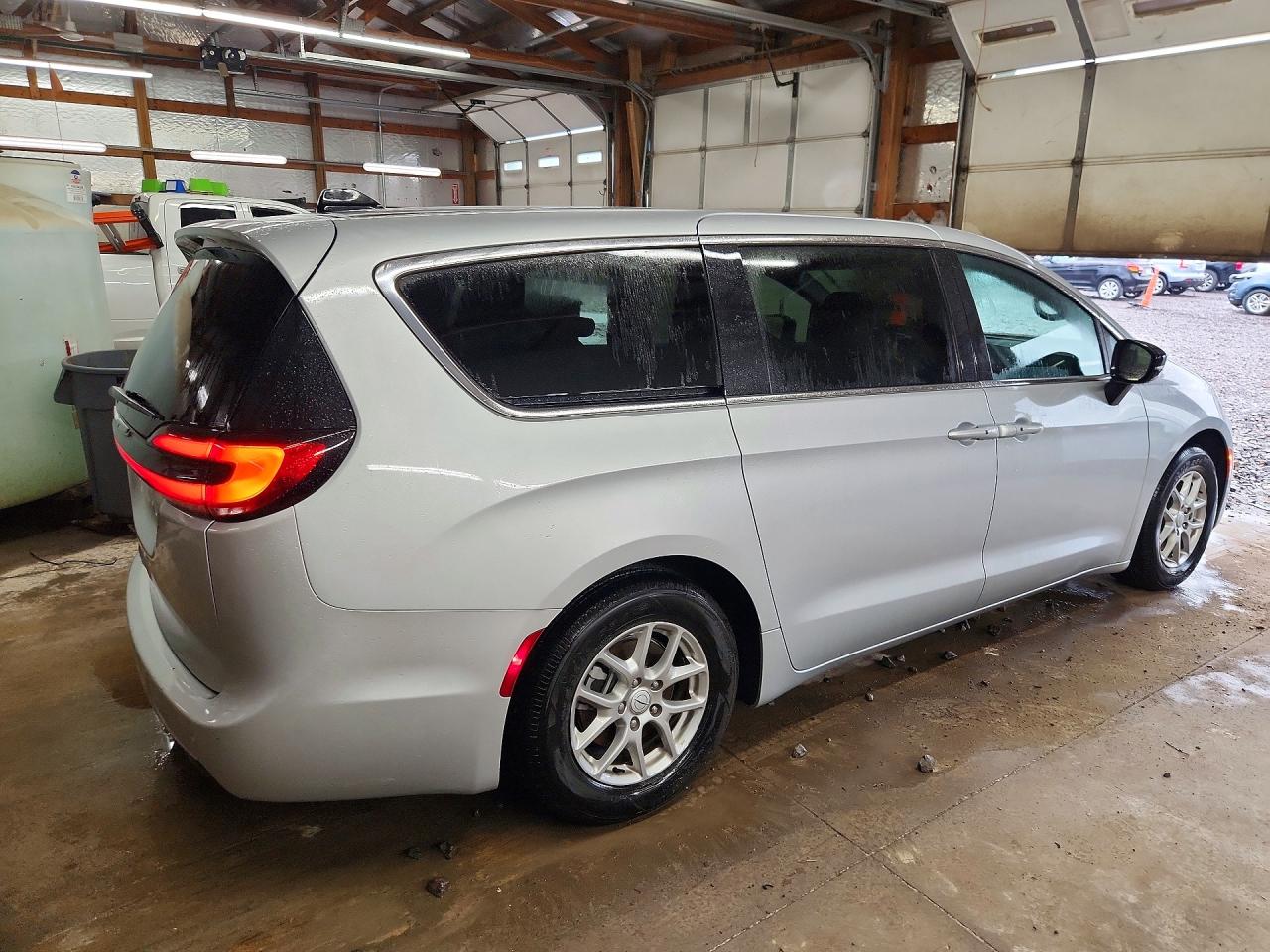 2026 CHRYSLER PACIFICA SELECT — снимка 3
