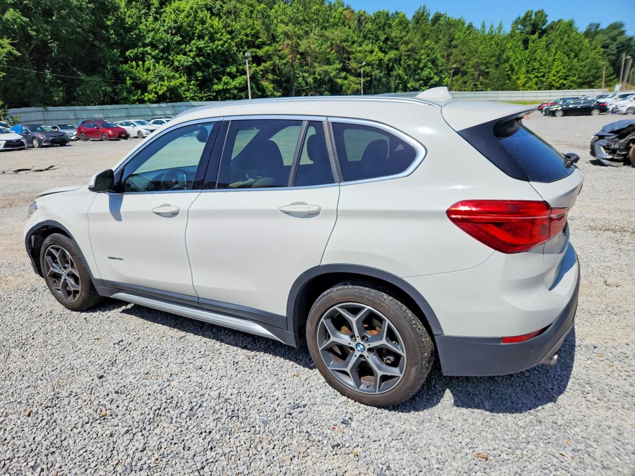 2017 BMW X1 SDRIVE28I — снимка 2