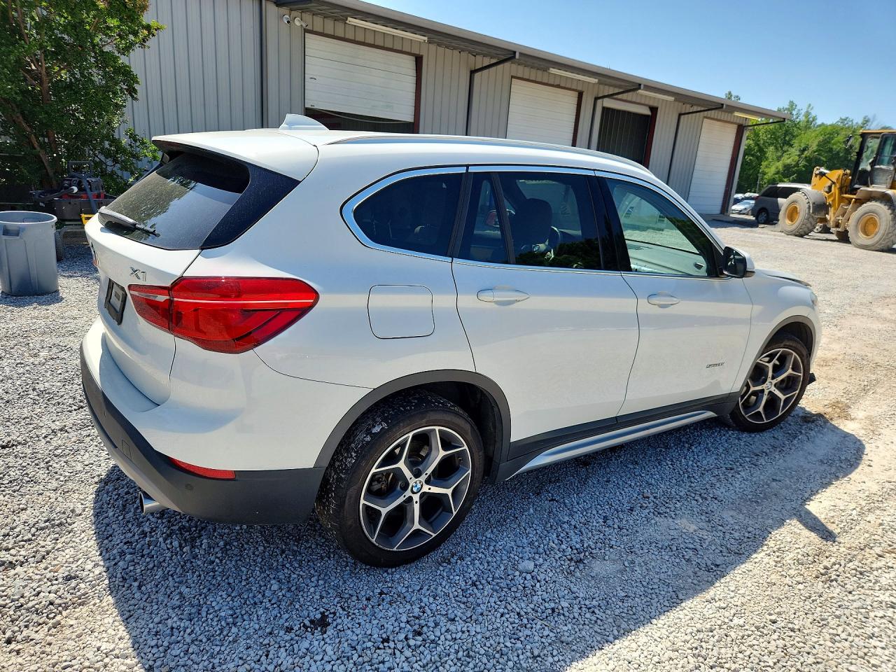 2017 BMW X1 SDRIVE28I — снимка 3