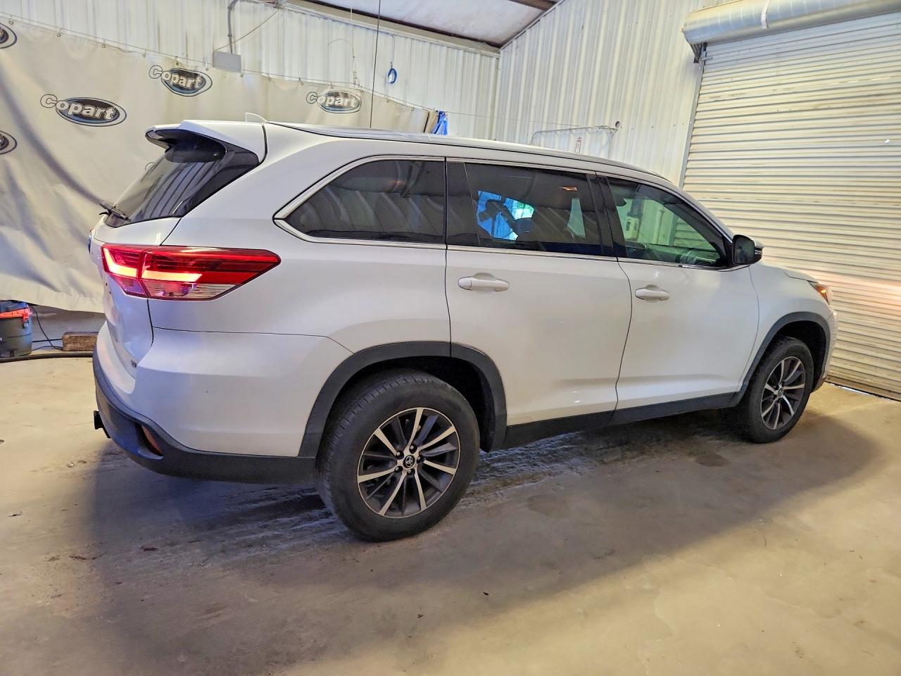 2019 TOYOTA HIGHLANDER XLE — снимка 3
