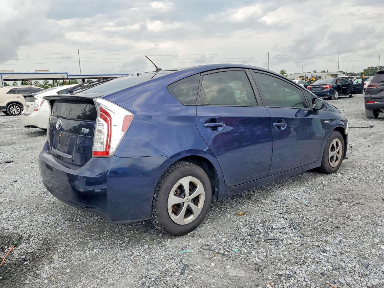 2015 TOYOTA PRIUS TWO — снимка 3