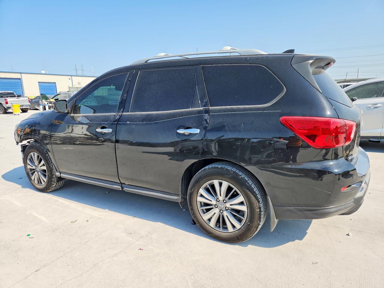 2019 NISSAN PATHFINDER SV — снимка 2