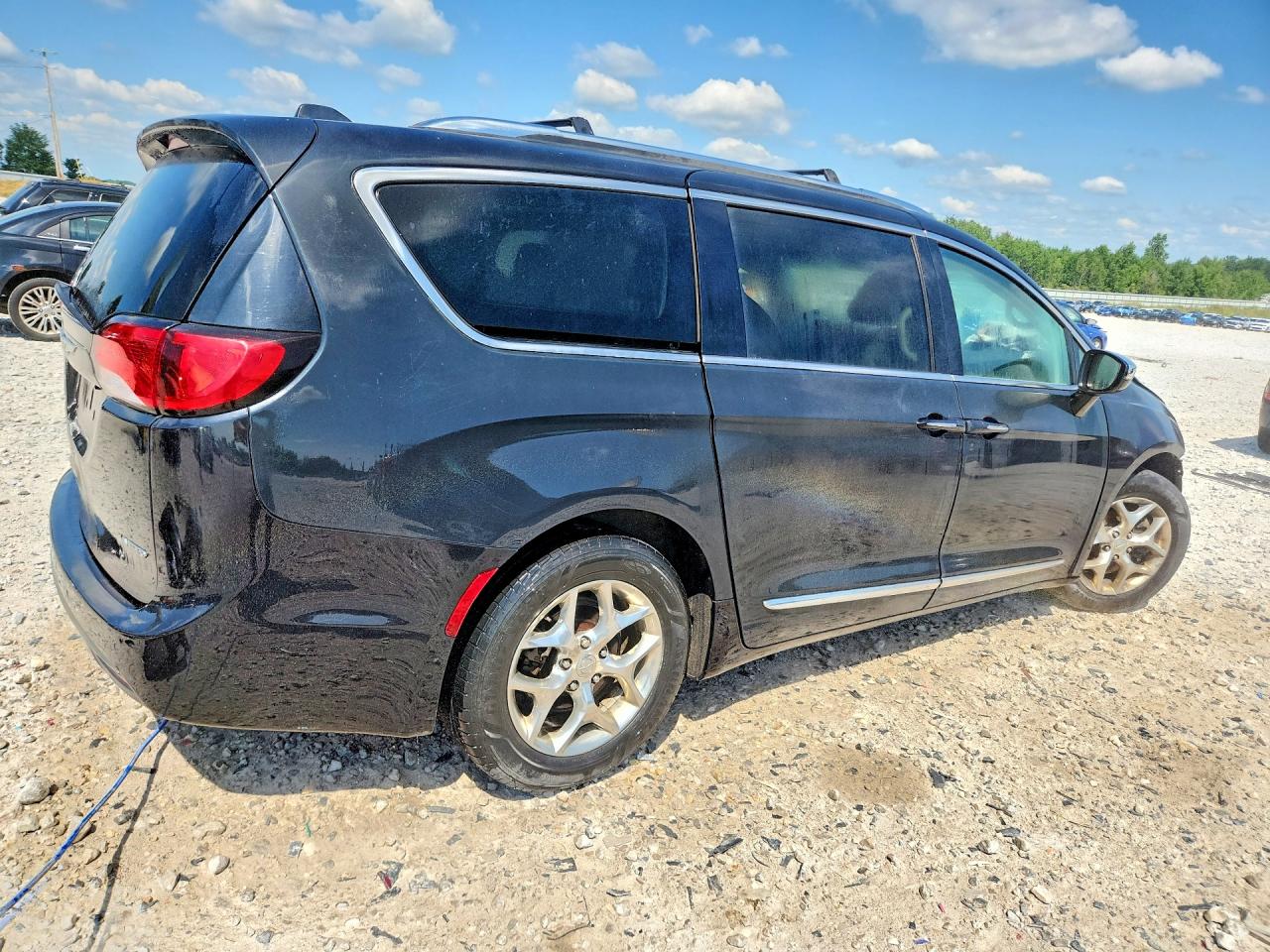 2017 CHRYSLER PACIFICA LIMITED — снимка 3
