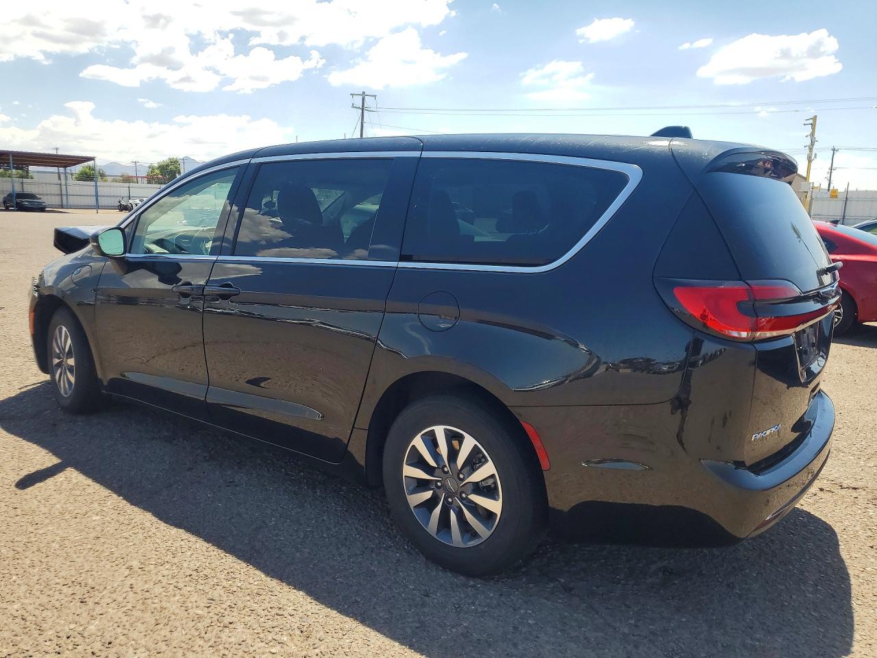 2023 CHRYSLER PACIFICA HYBRID TOURING L — снимка 2