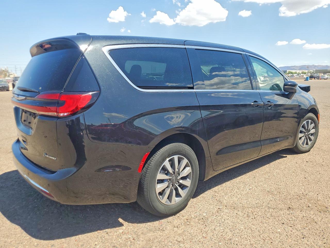 2023 CHRYSLER PACIFICA HYBRID TOURING L — снимка 3
