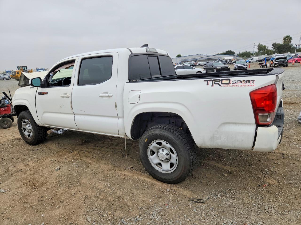 2018 TOYOTA TACOMA SR — снимка 2