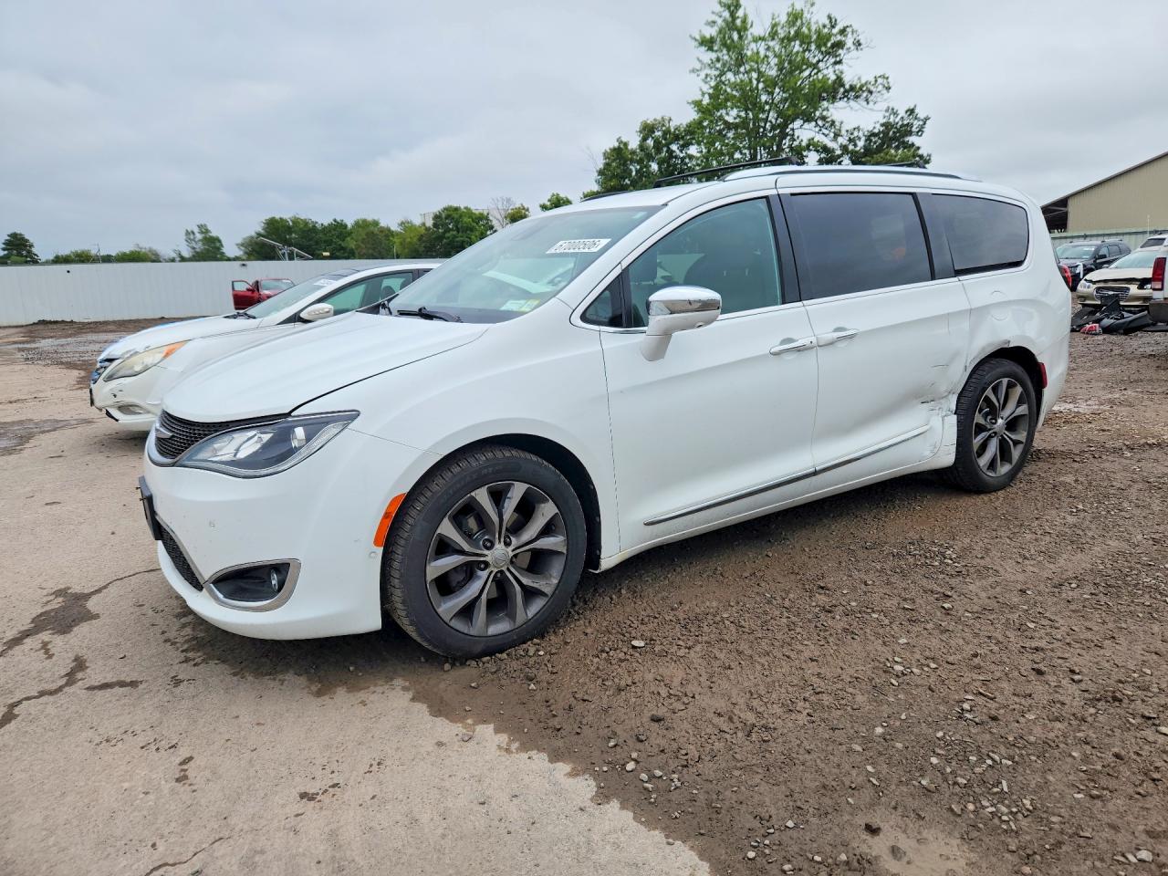 2017 CHRYSLER PACIFICA LIMITED