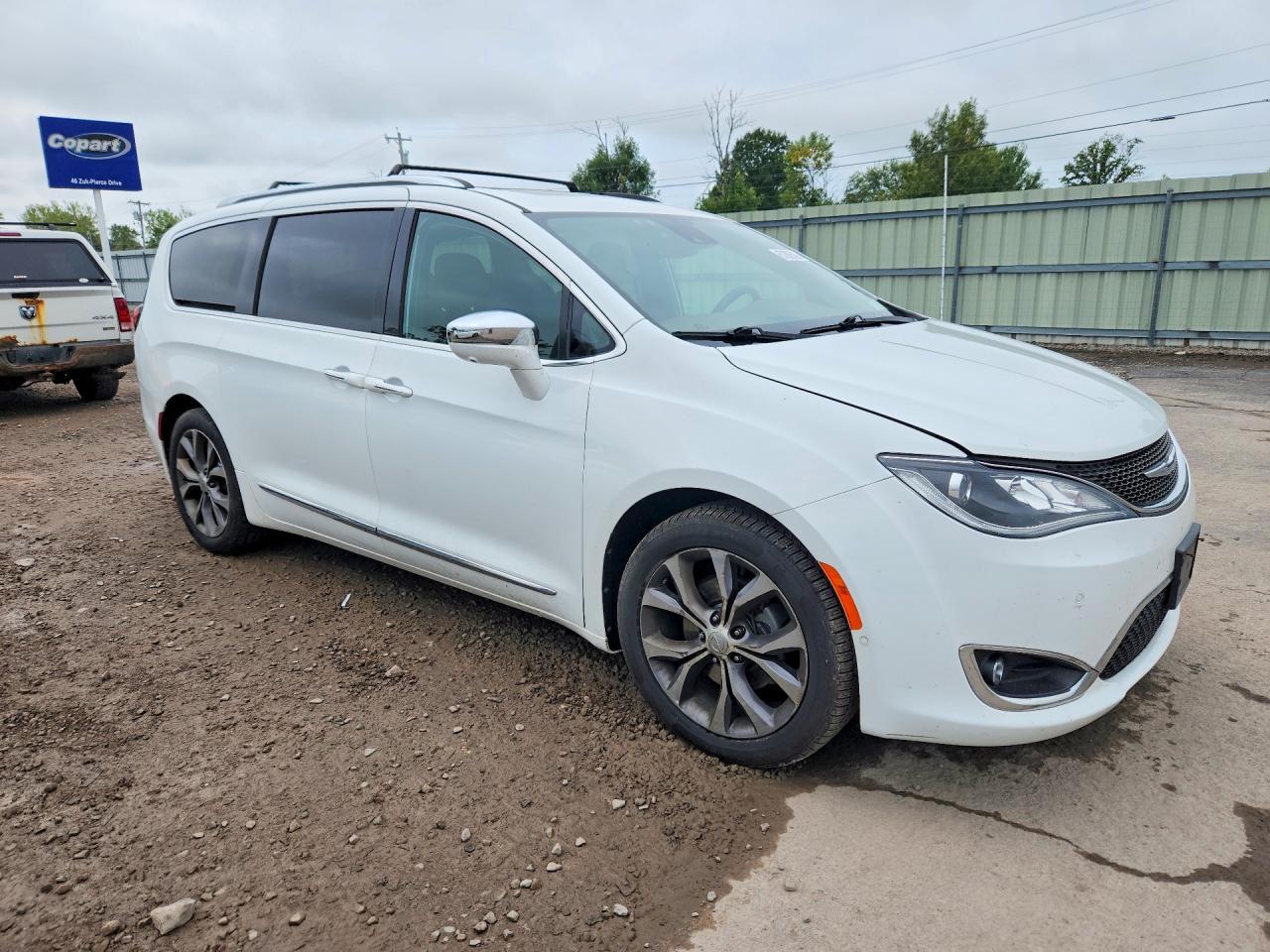 2017 CHRYSLER PACIFICA LIMITED — снимка 4