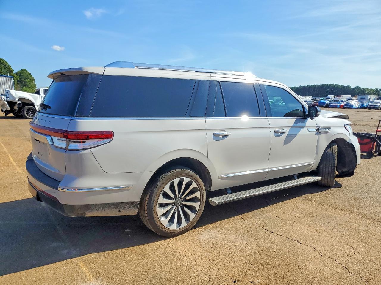 2024 LINCOLN NAVIGATOR L RESERVE — photo 3