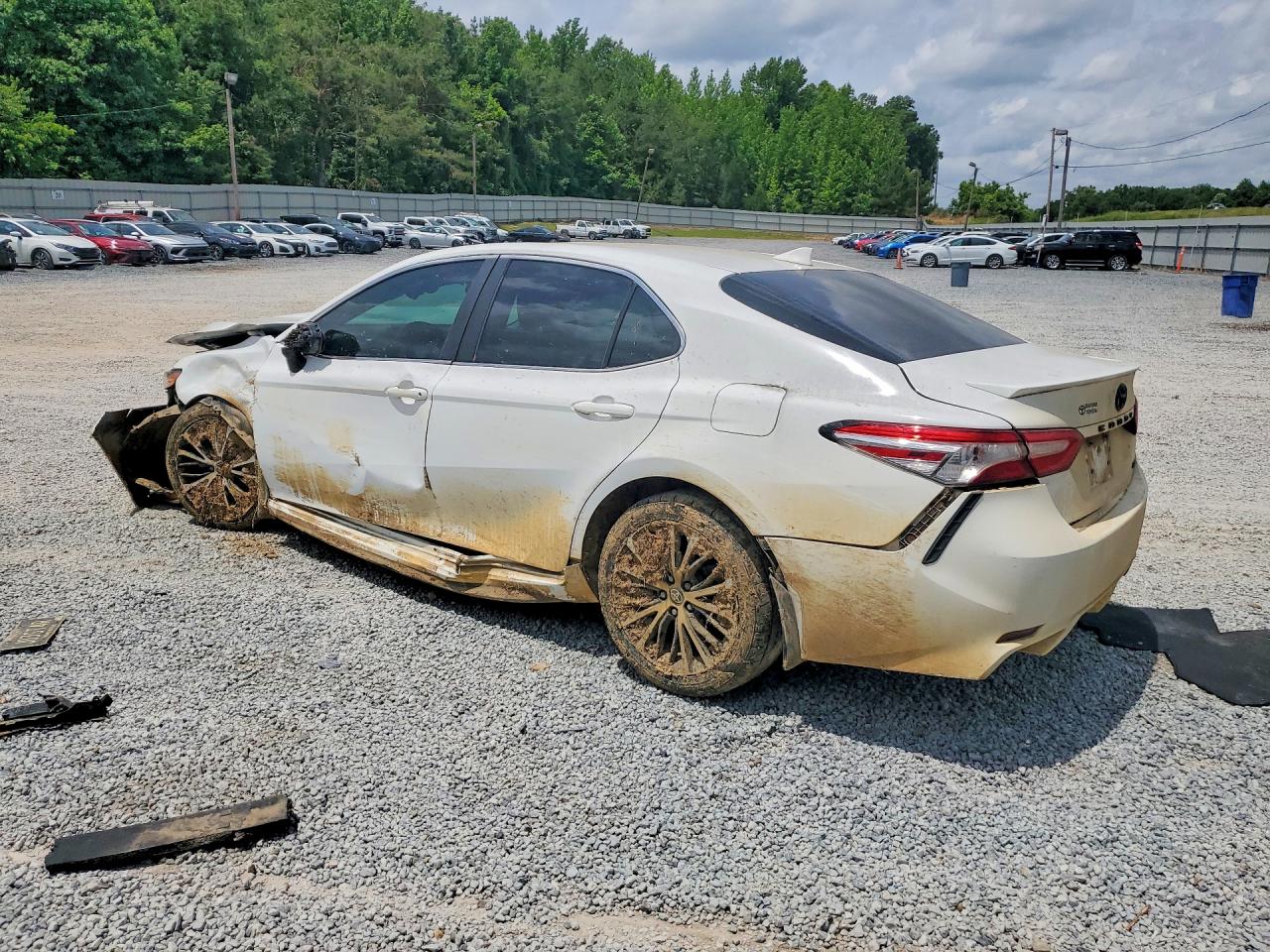 2020 TOYOTA CAMRY SE — снимка 2