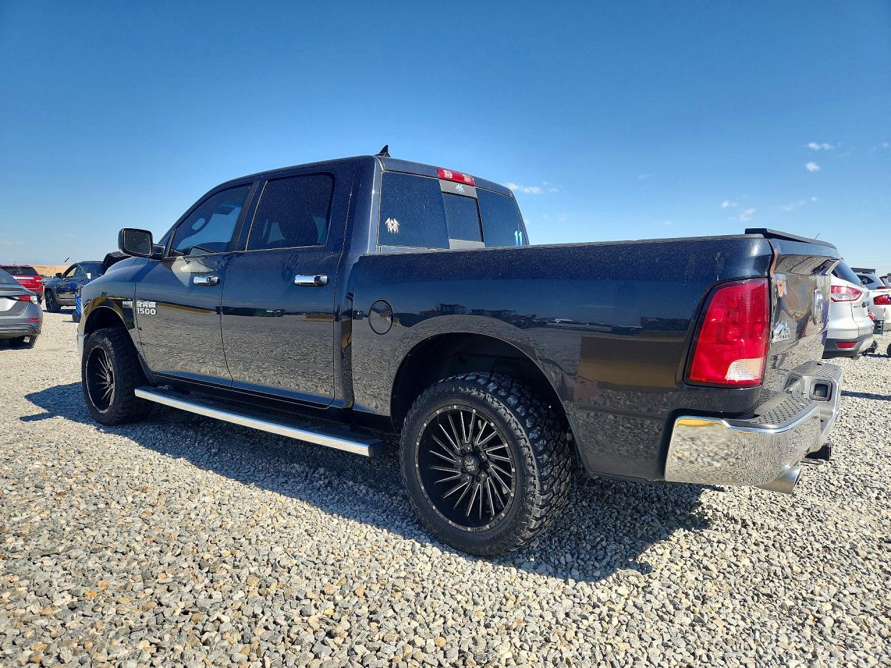 2015 RAM 1500 SLT — снимка 2