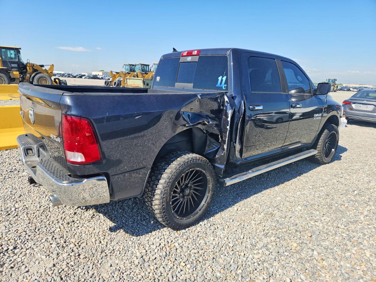 2015 RAM 1500 SLT — снимка 3