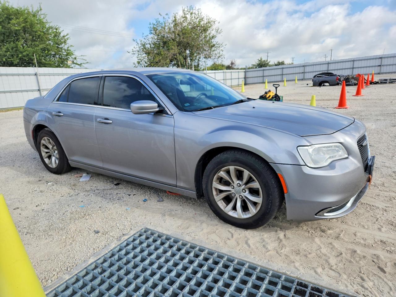 2015 CHRYSLER 300 LIMITED — снимка 4