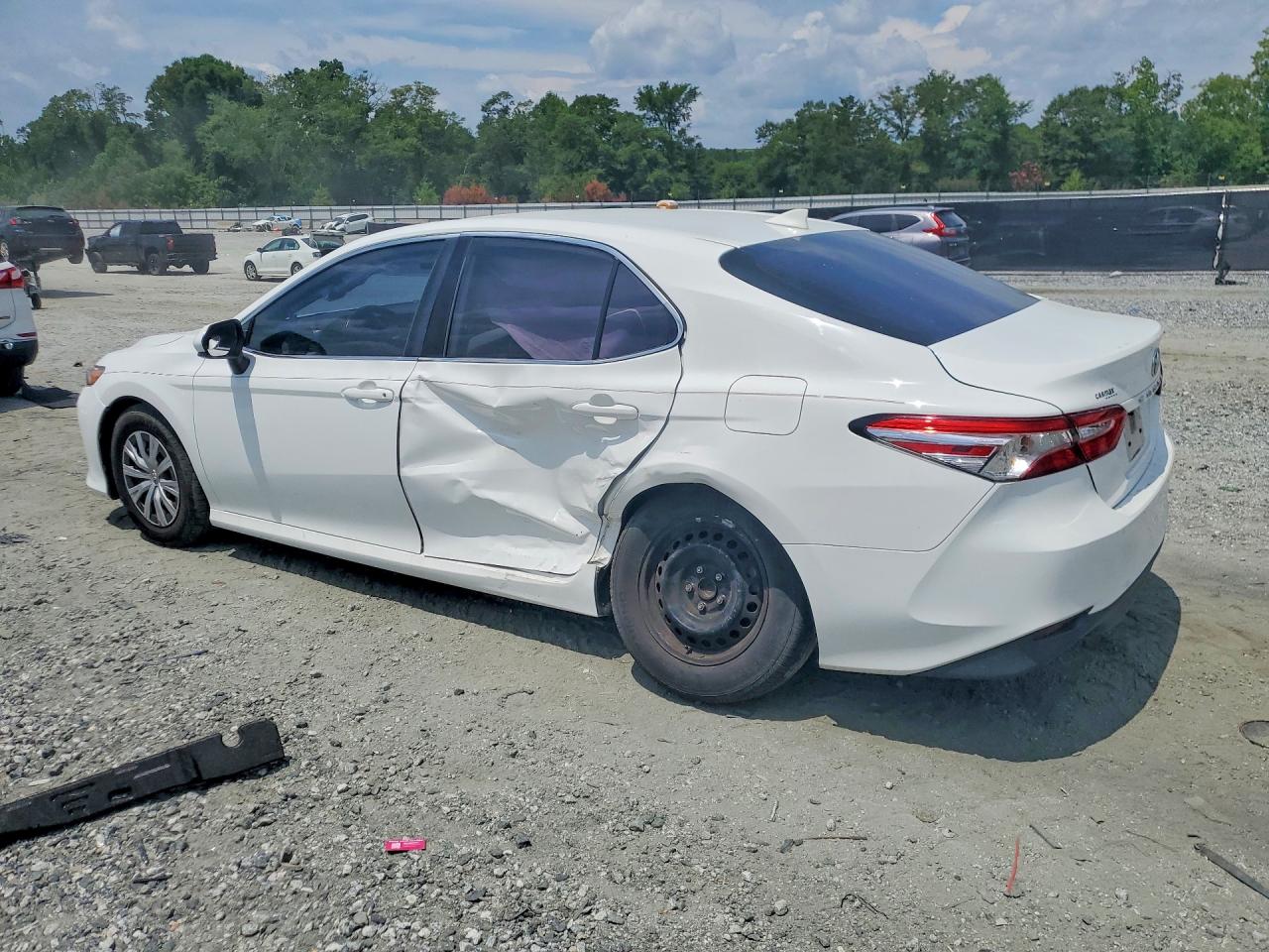 2019 TOYOTA CAMRY L — снимка 2