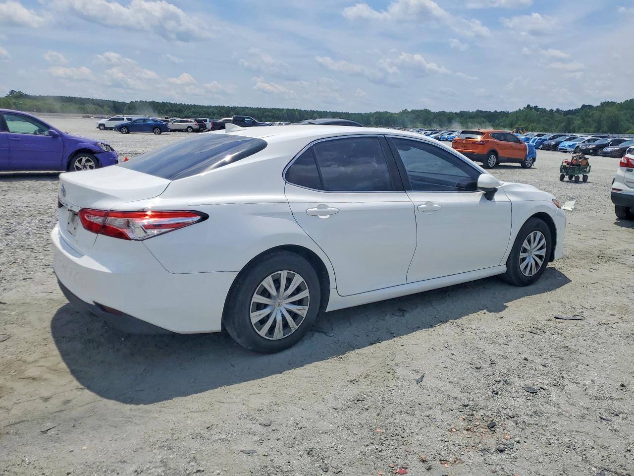 2019 TOYOTA CAMRY L — снимка 3